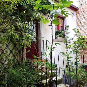 https://lapetitemaisonde-apartment.fr-paris.fr