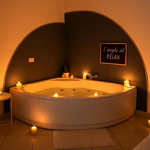  Apartment Jacuzzi Italien